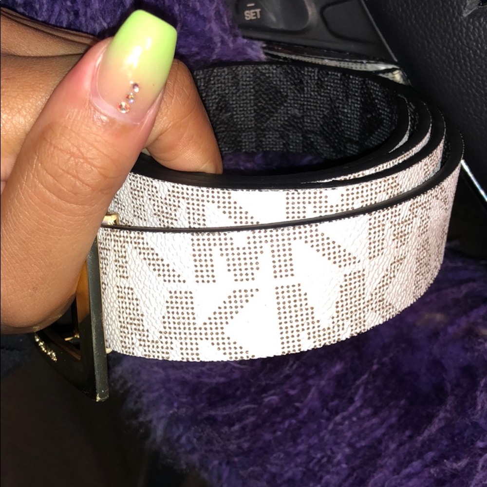 Micheal Kors Reversible Belt - Black/White